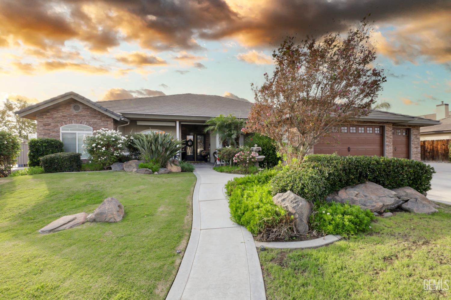 Single Family Residence in Bakersfield