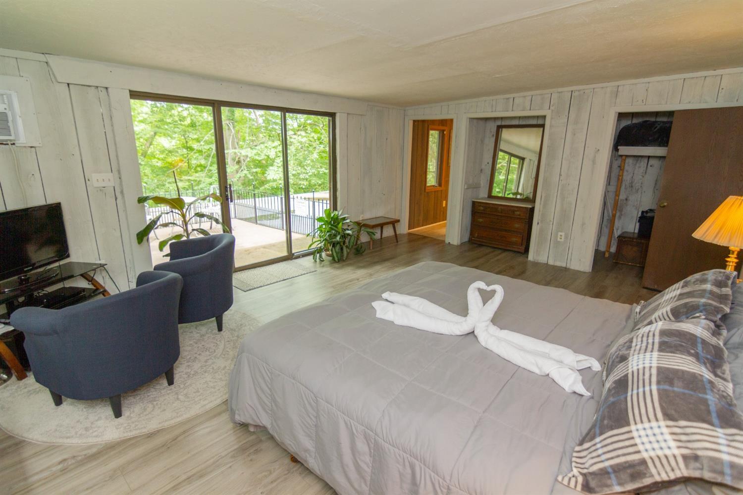 2247 Moore Saur Road