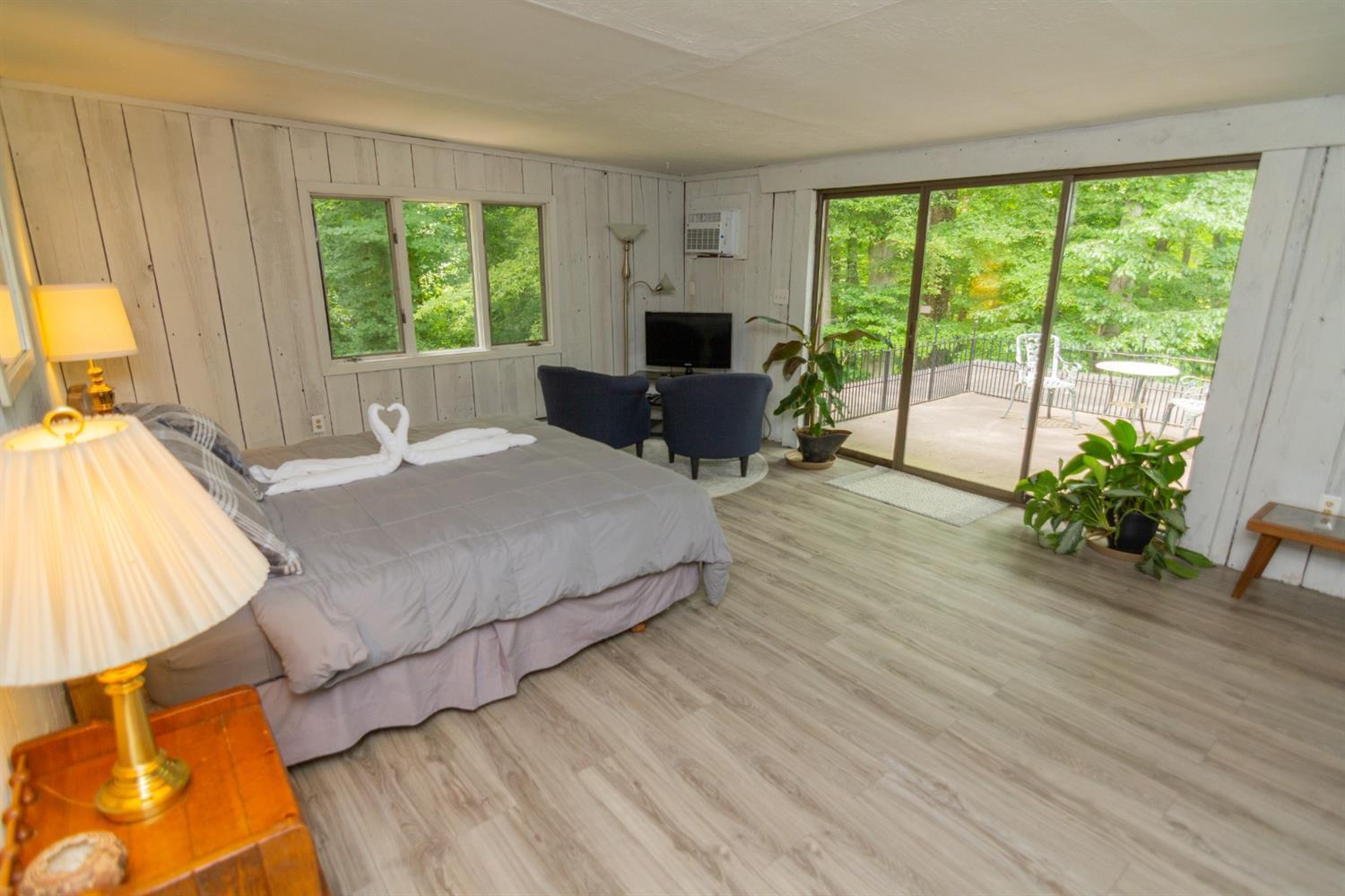 2247 Moore Saur Road