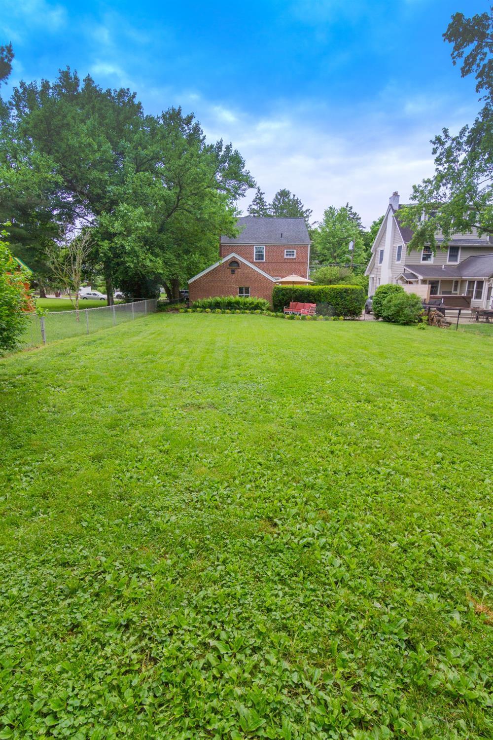 18 Euclid Avenue