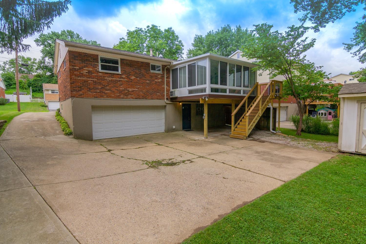 4402 Pinecroft Drive