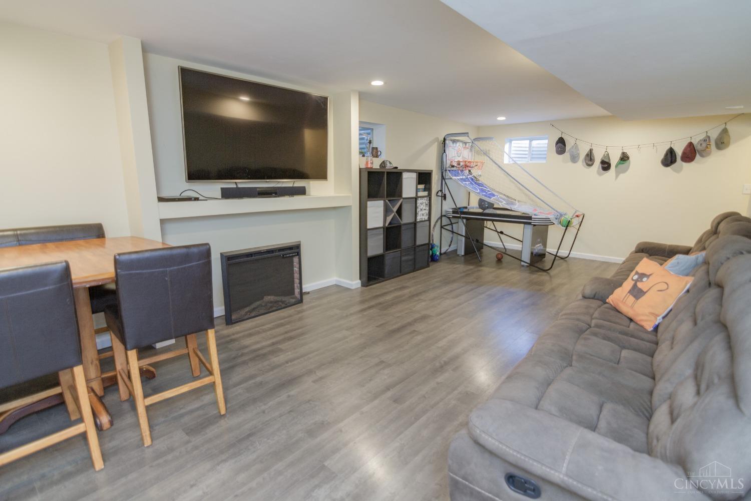 5263 Sunrise View Circle