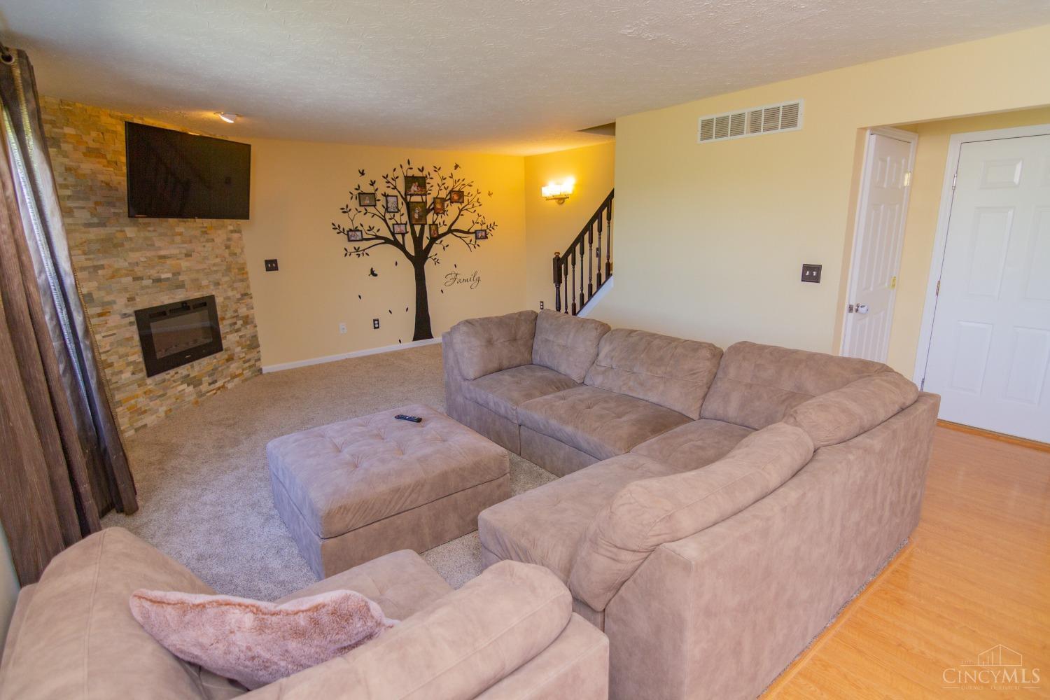 5263 Sunrise View Circle