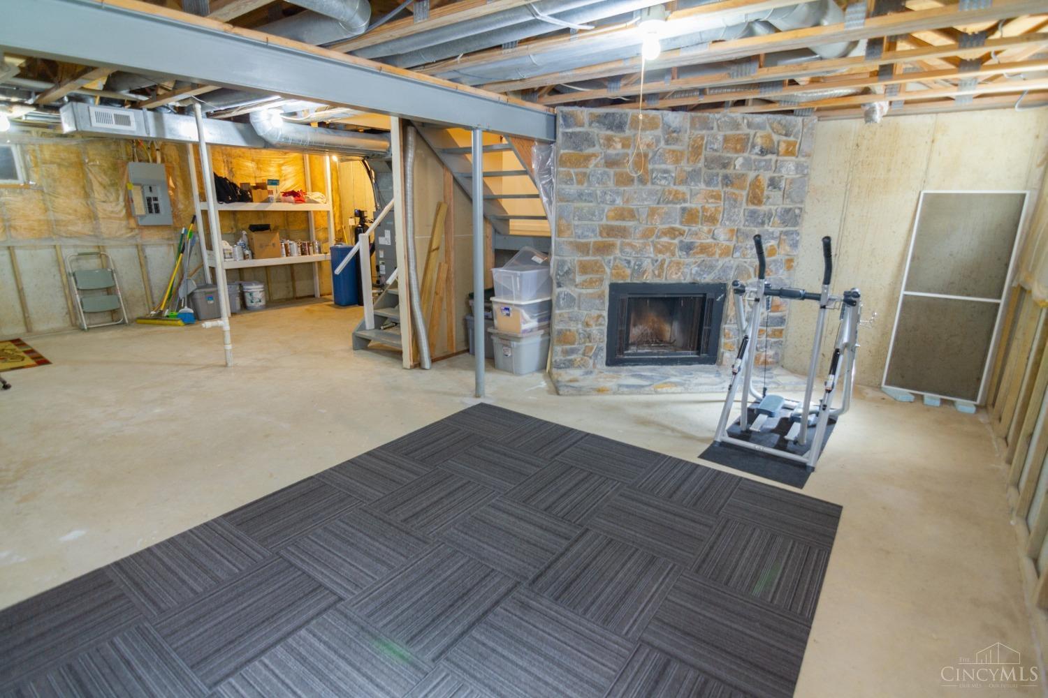 2085 Stratford Court