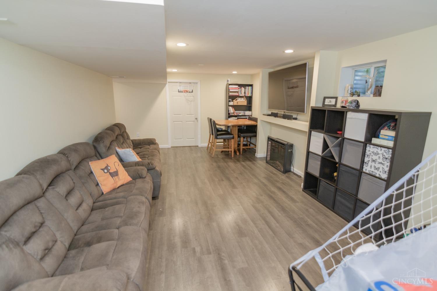 5263 Sunrise View Circle