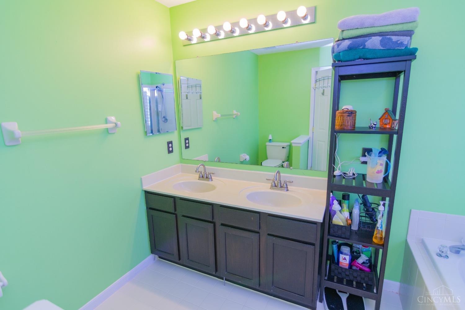 5263 Sunrise View Circle