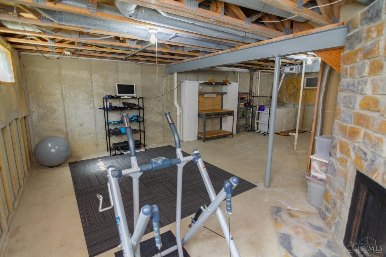 2085 Stratford Court