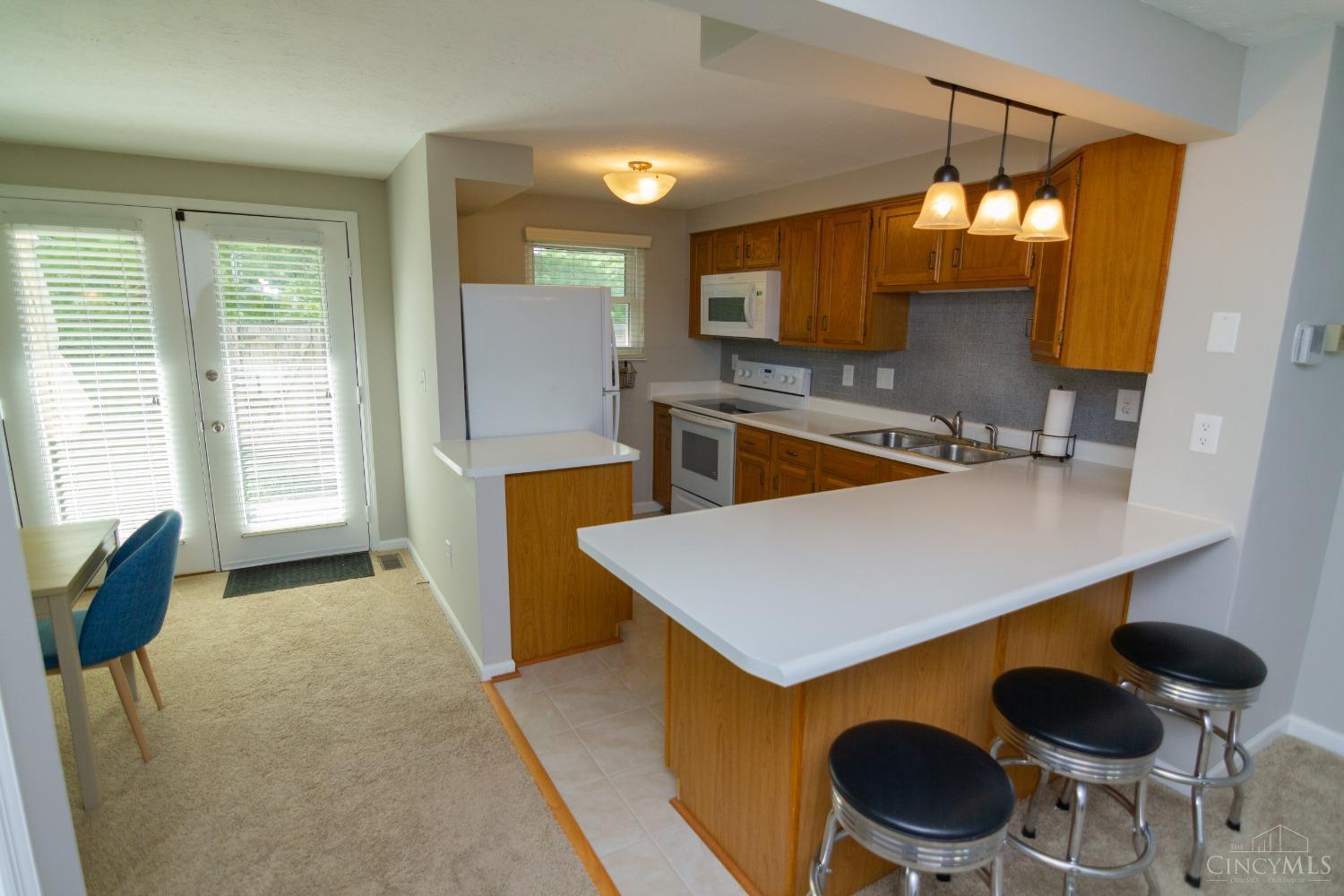 2085 Stratford Court