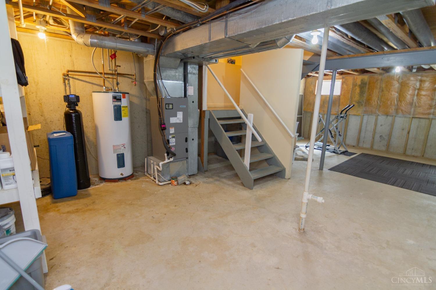 2085 Stratford Court