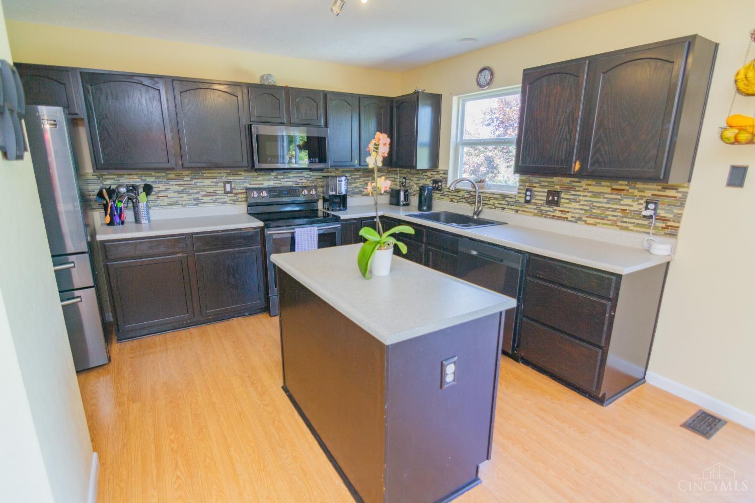 5263 Sunrise View Circle