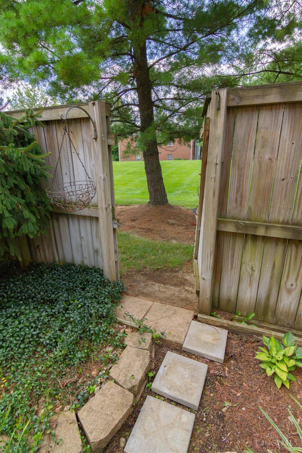 2085 Stratford Court