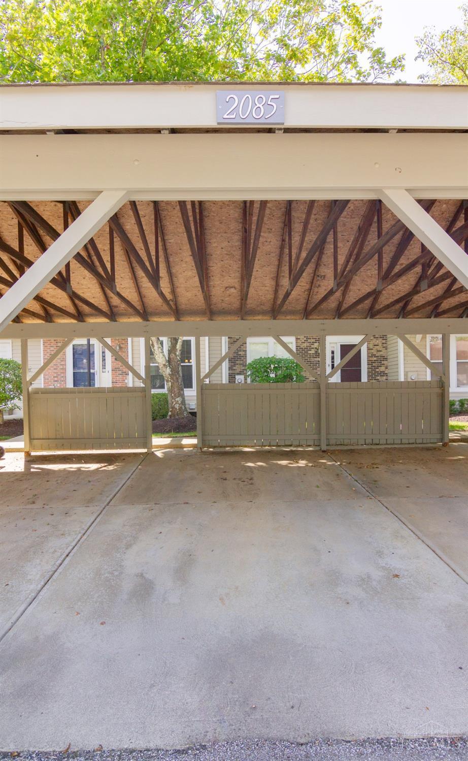 2085 Stratford Court