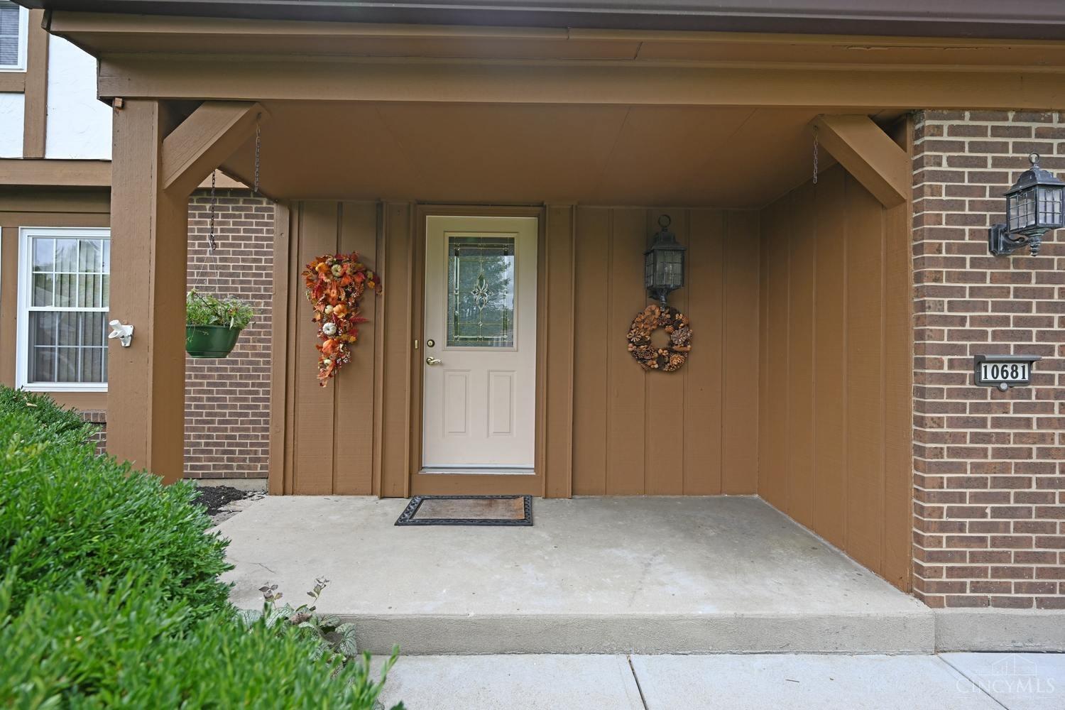 10681 Creeknoll Court