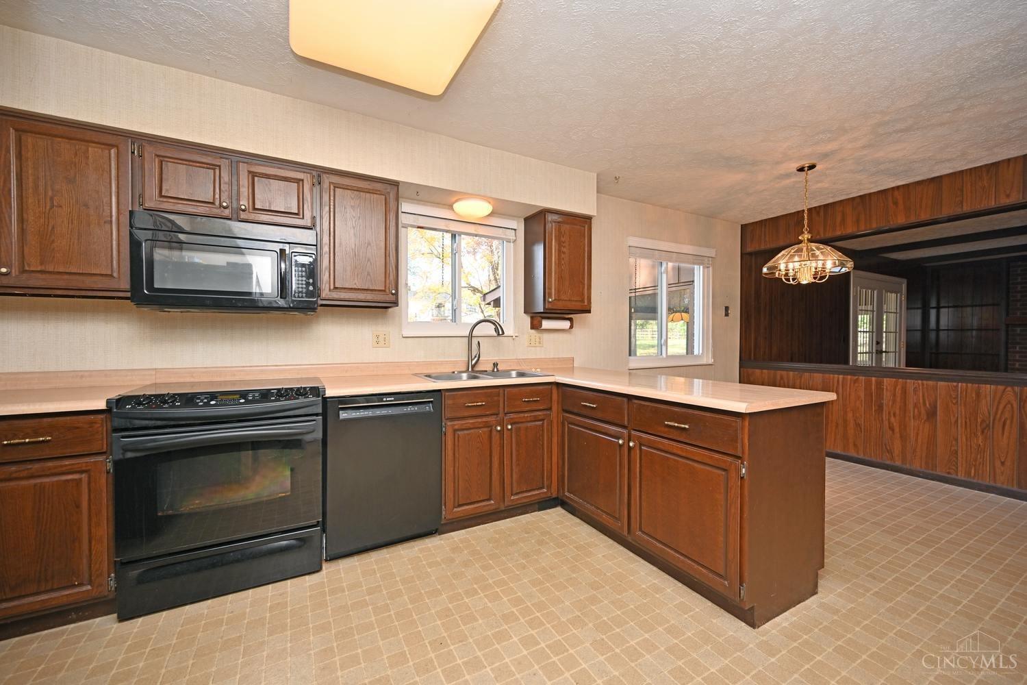 10681 Creeknoll Court