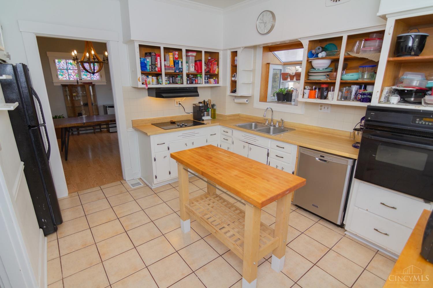 4128 St Martins Place