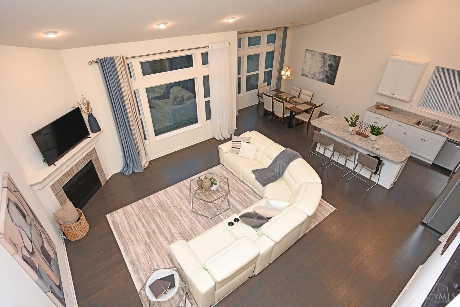 1321 Autumnview Drive