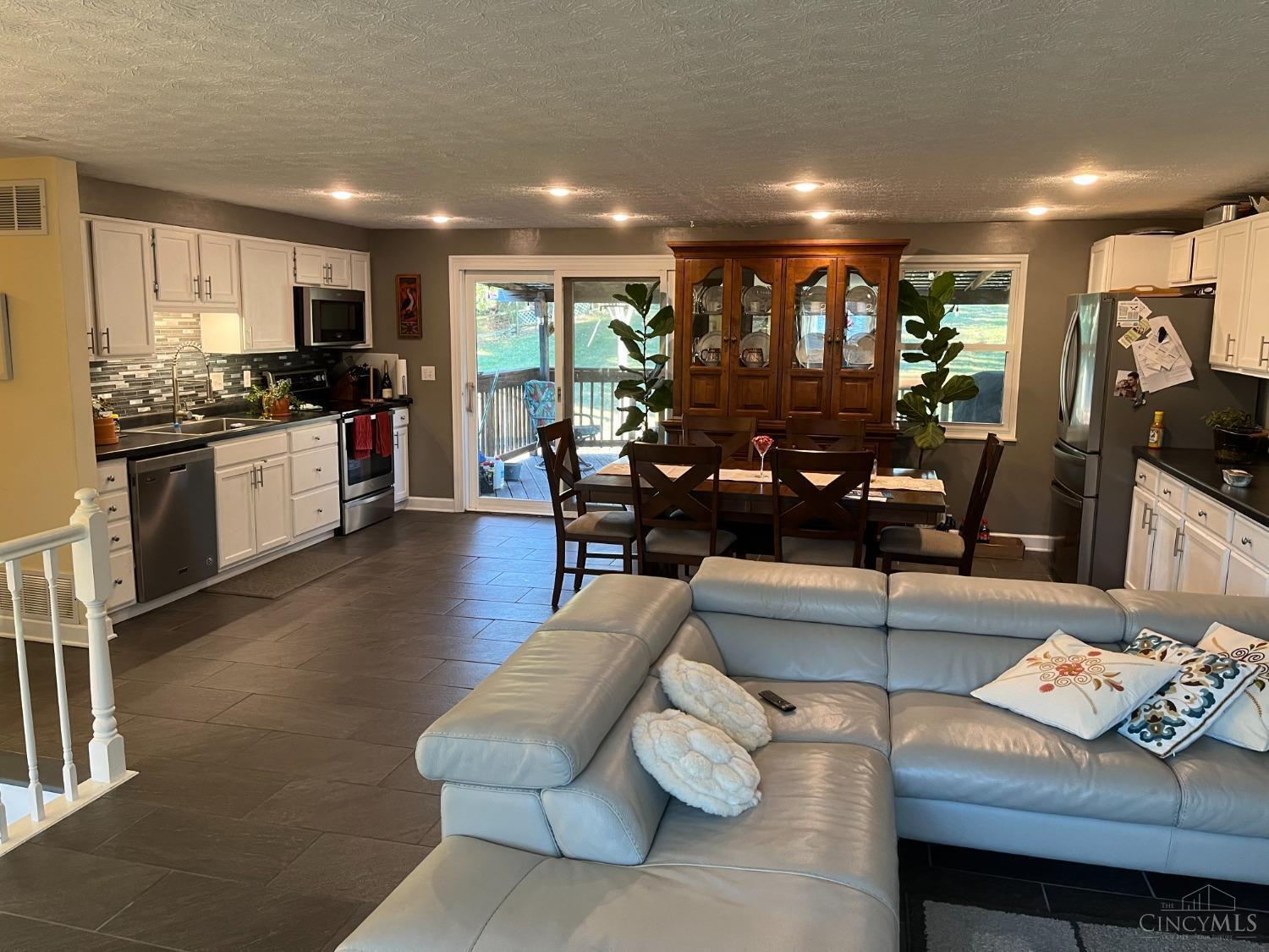 5060 Clarevalley Drive