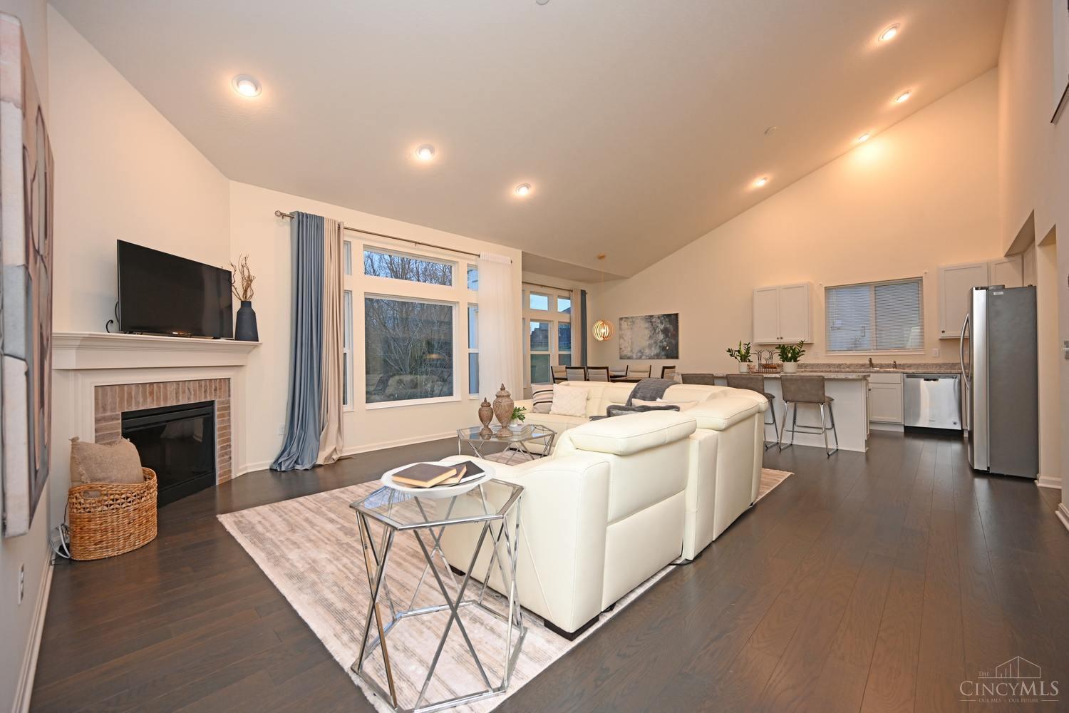 1321 Autumnview Drive