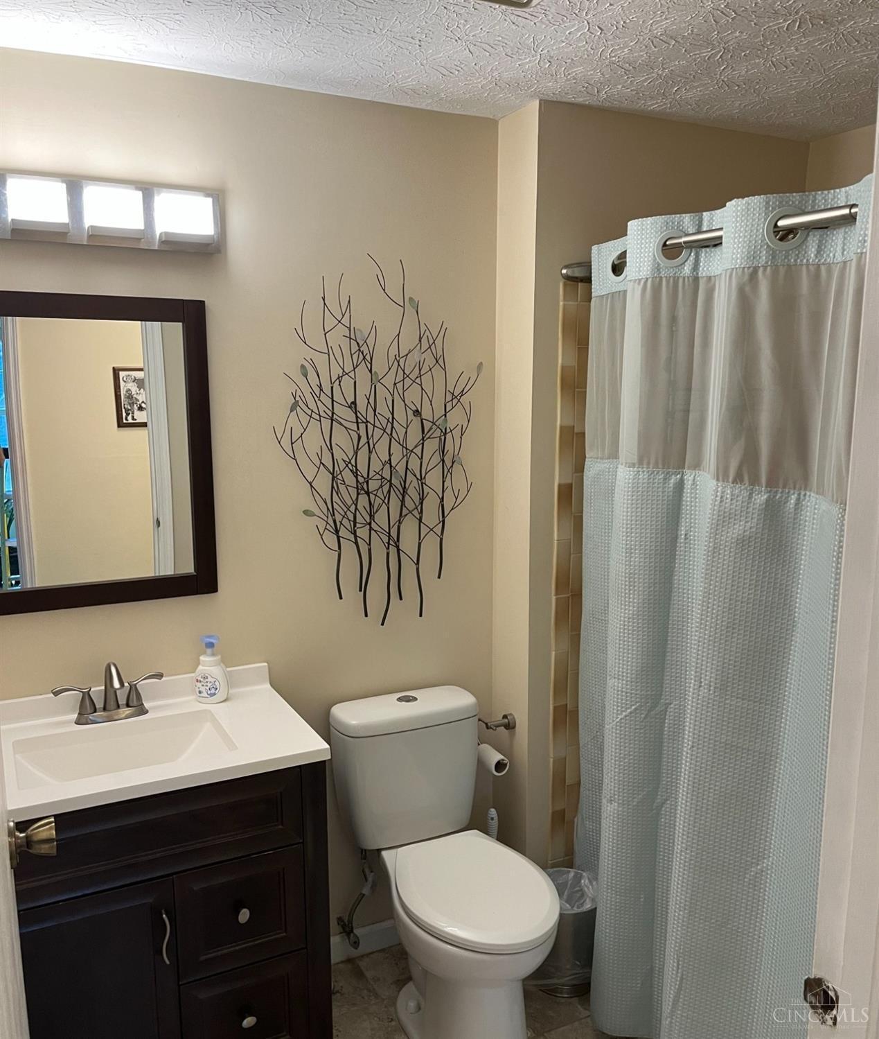 5060 Clarevalley Drive