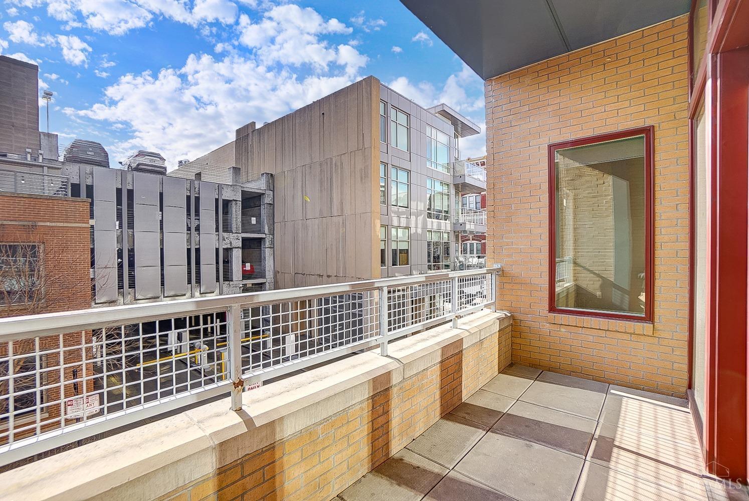 1326 Vine Street