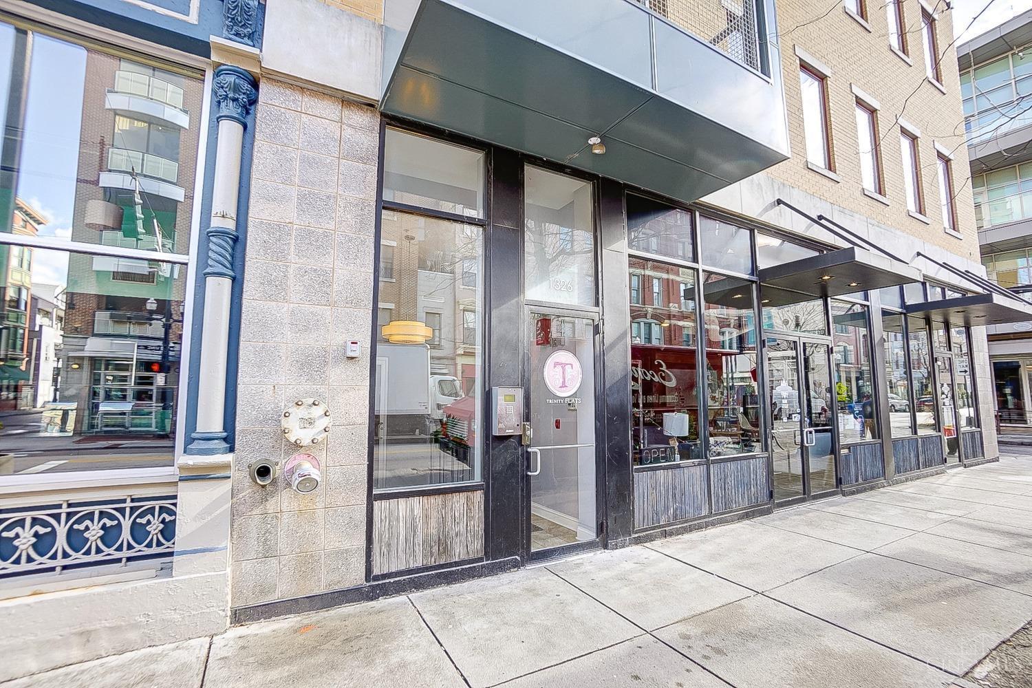 1326 Vine Street