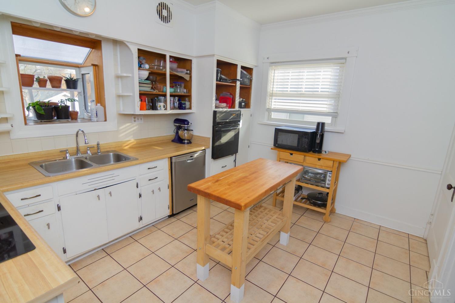 4128 St Martins Place