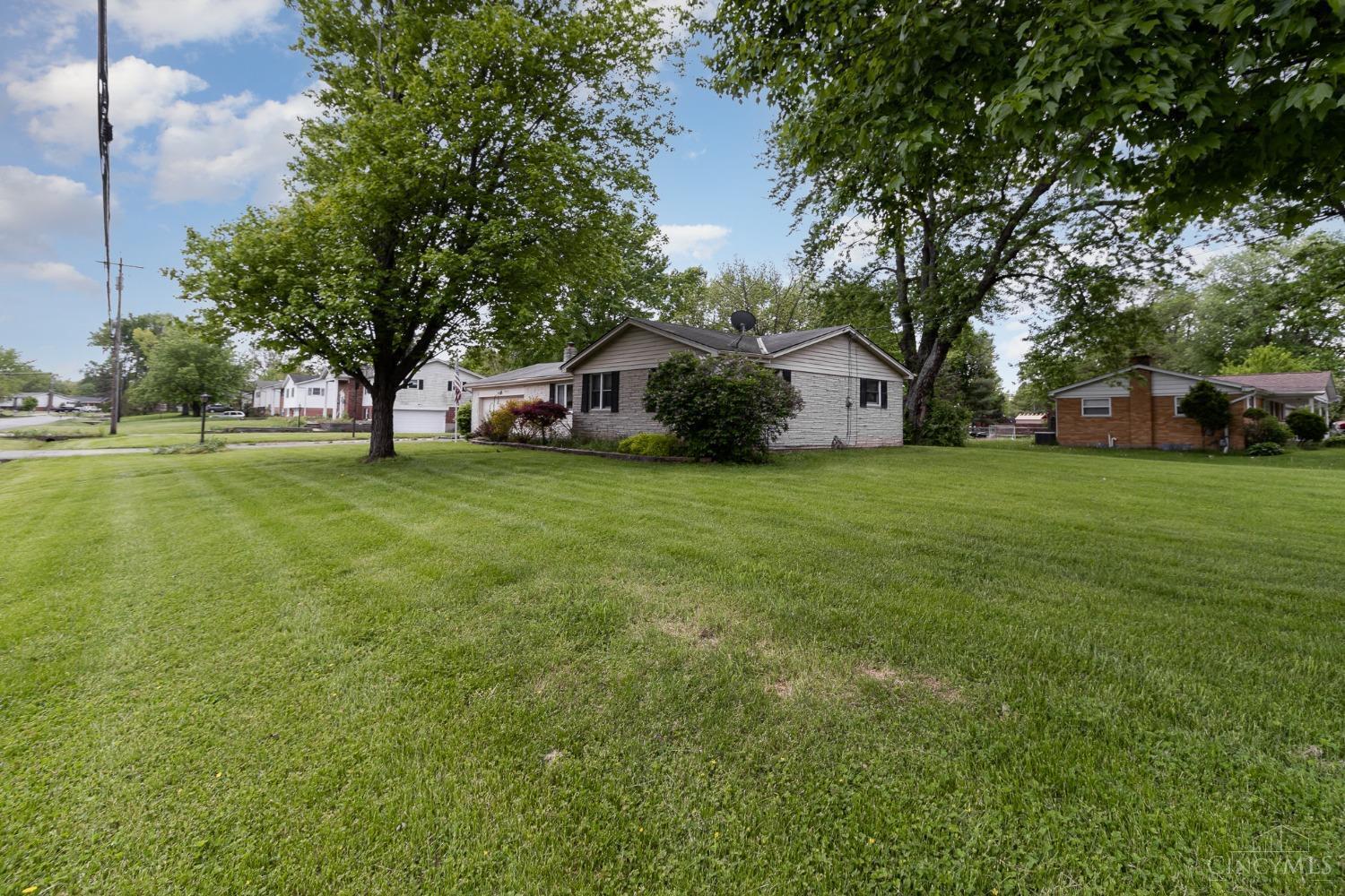 8421 Bluebird Drive