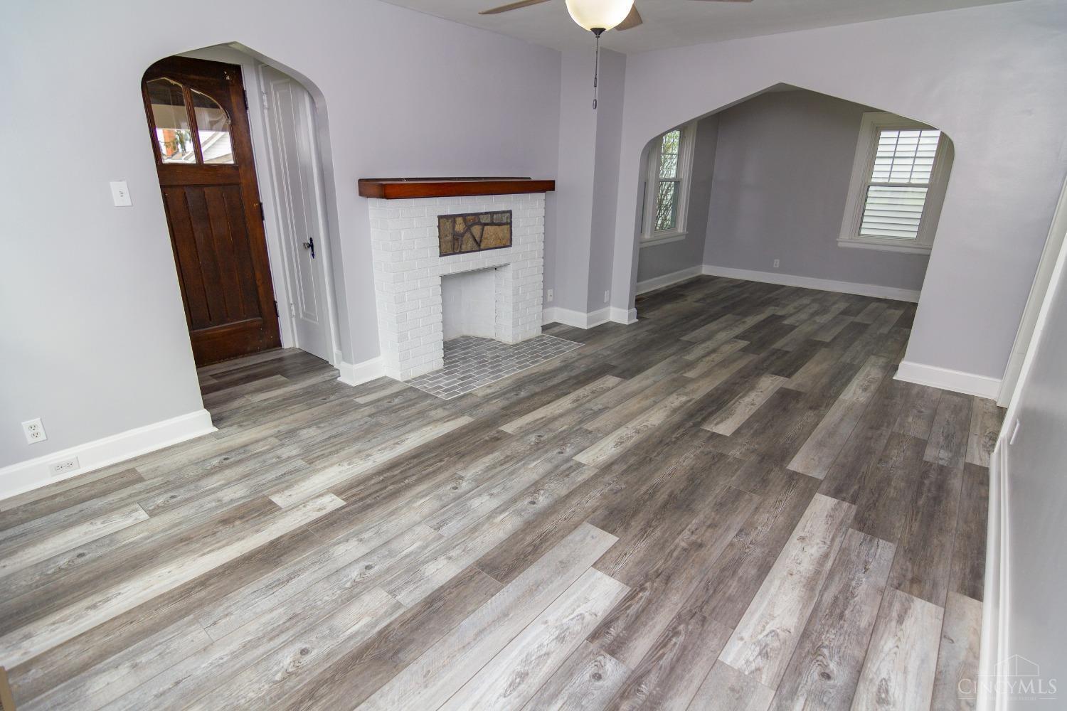 3716 Lonsdale Street