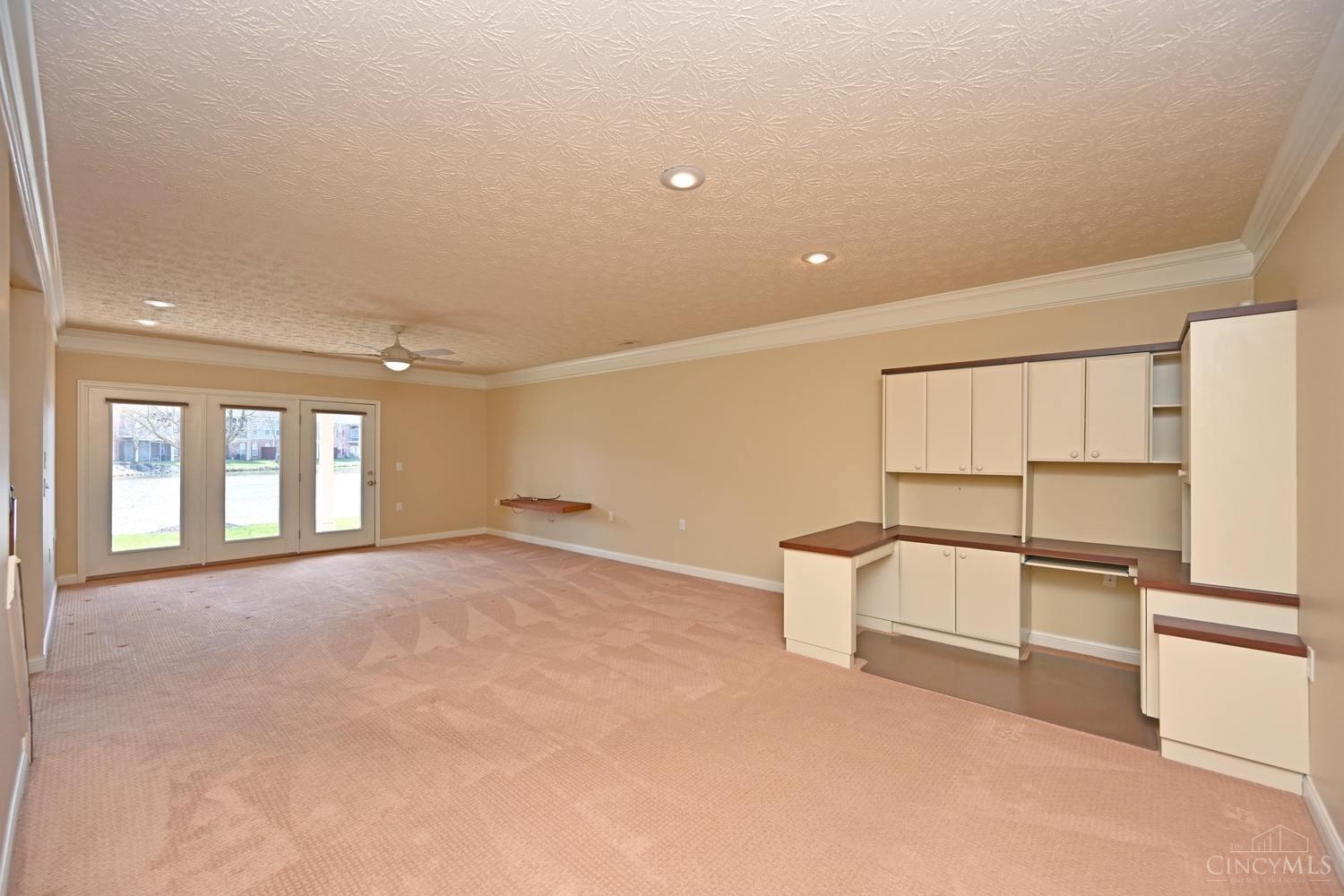 8237 Abbott Lane