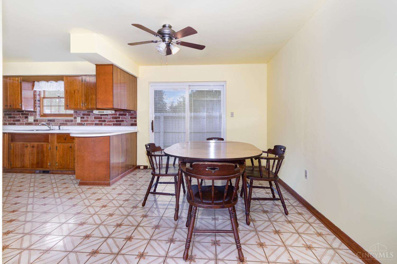 8421 Bluebird Drive