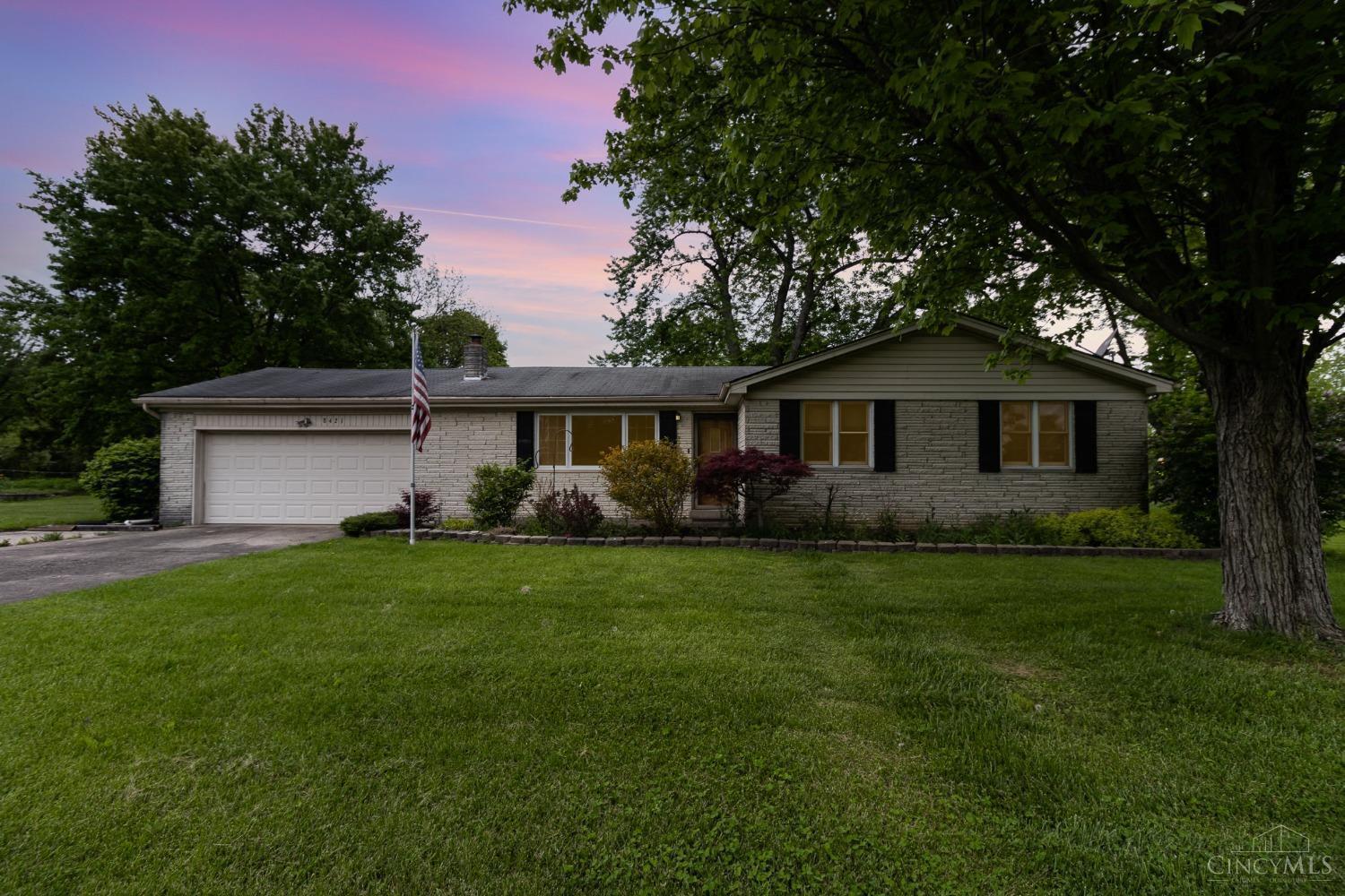 8421 Bluebird Drive