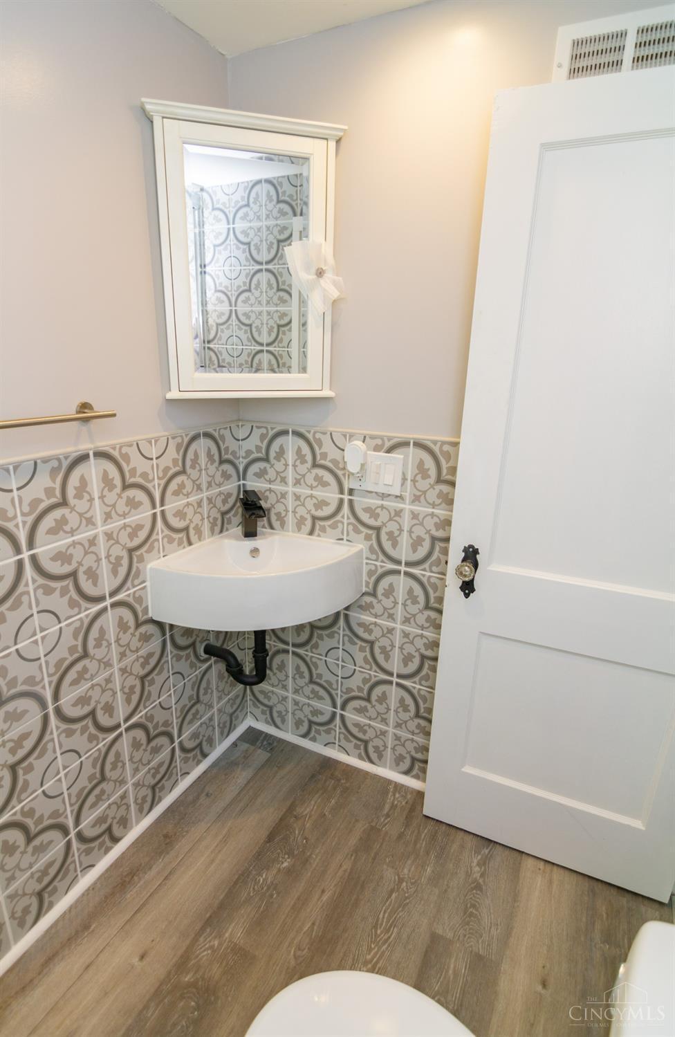 3716 Lonsdale Street