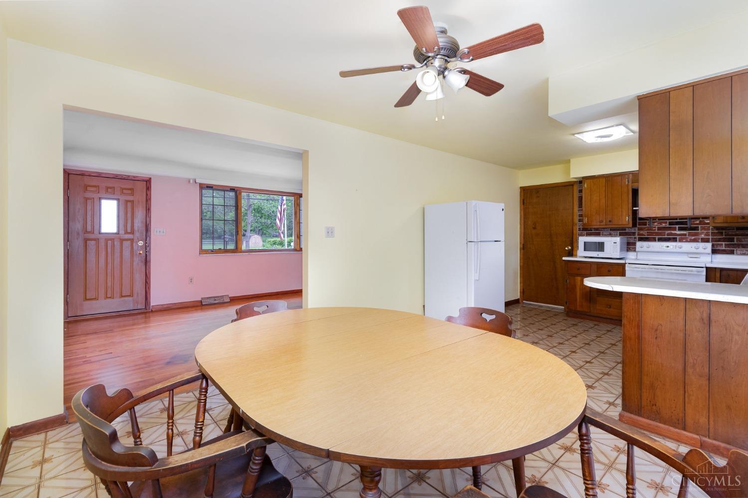 8421 Bluebird Drive