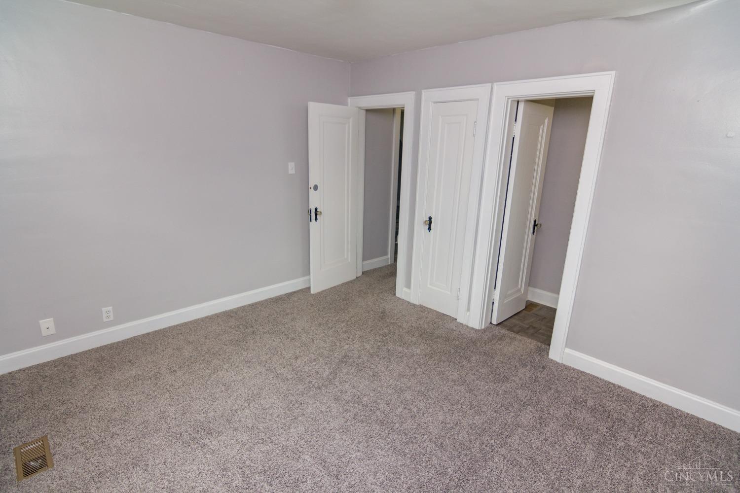 3716 Lonsdale Street