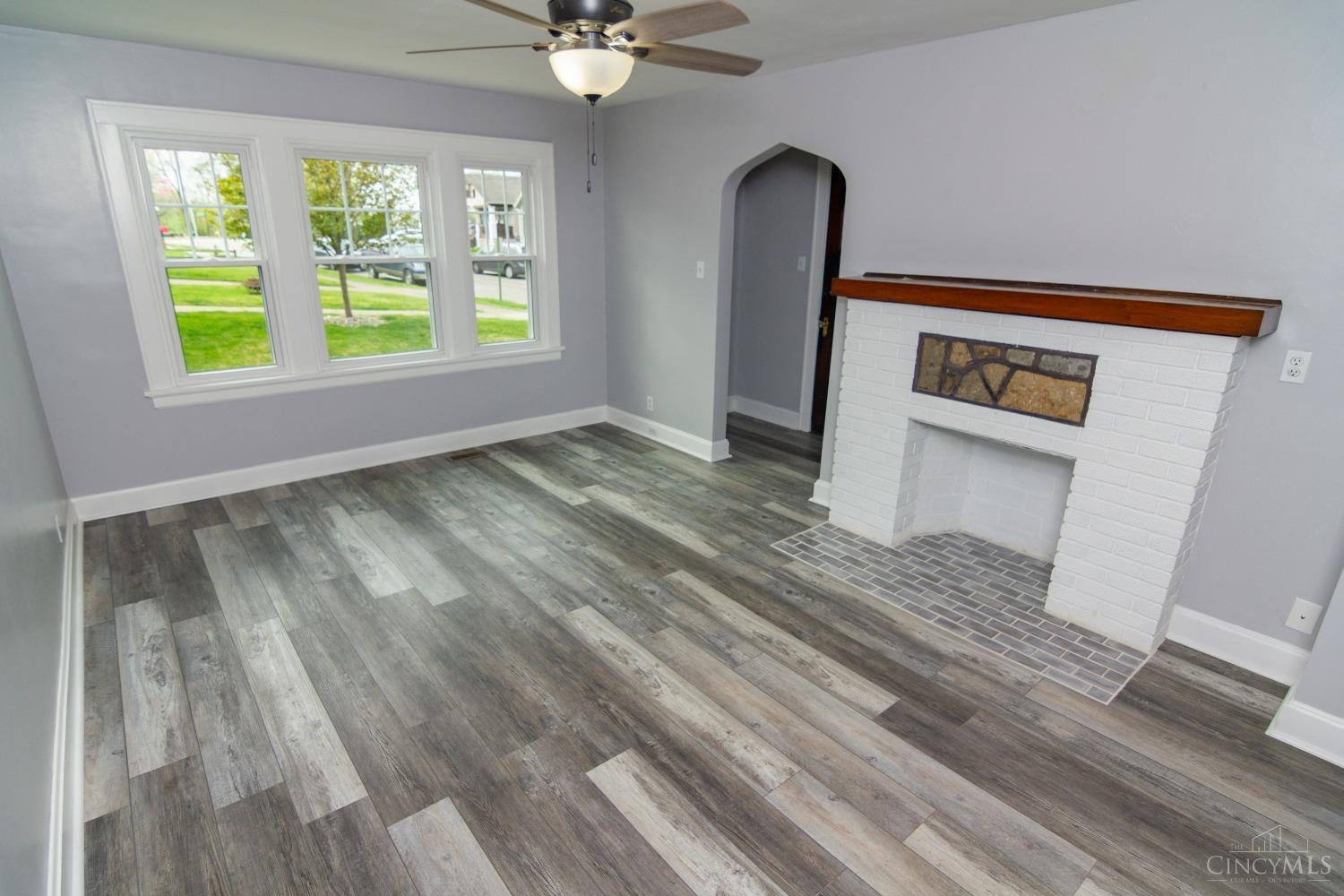 3716 Lonsdale Street