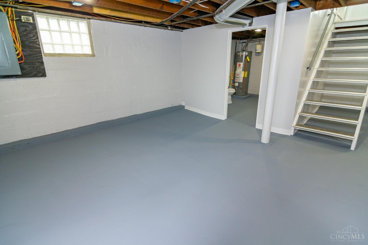 3716 Lonsdale Street