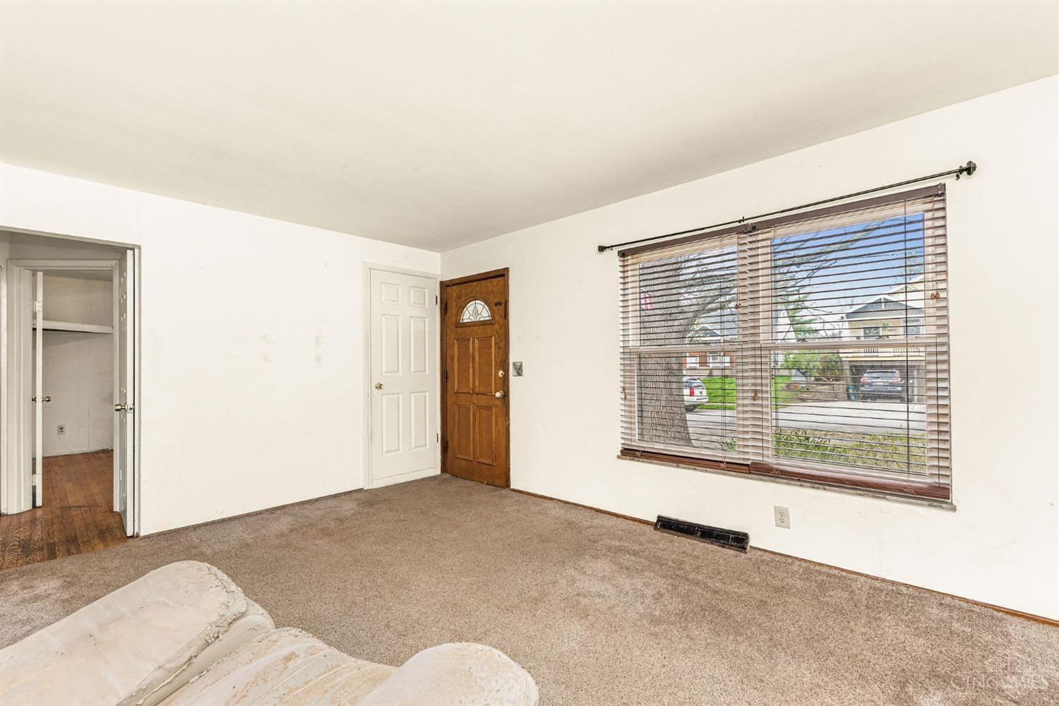 Photo 4 of Single Family Residence at 6051 Heis Ter, Cincinnati, OH 45230 | MLS# 1767628 | | Sold on 2023-04-07