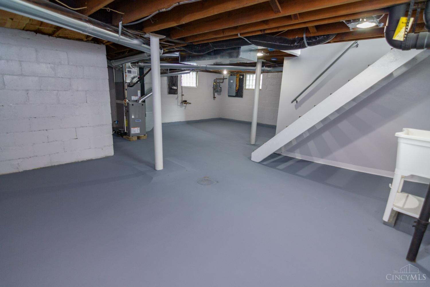 3716 Lonsdale Street