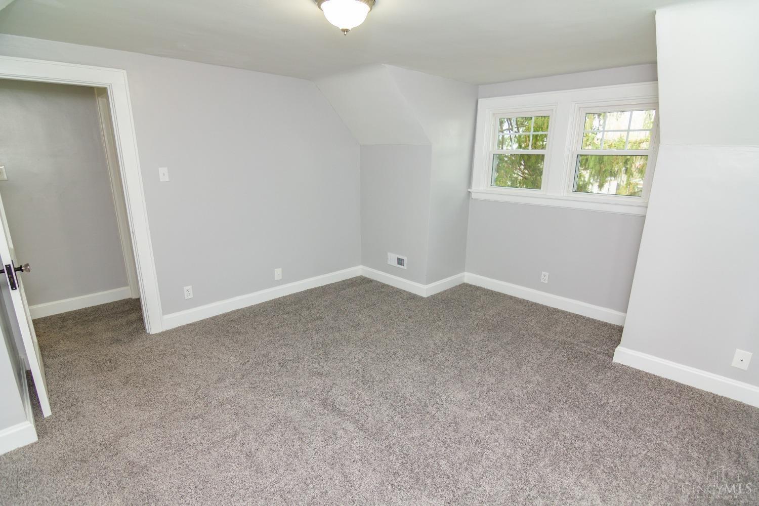 3716 Lonsdale Street