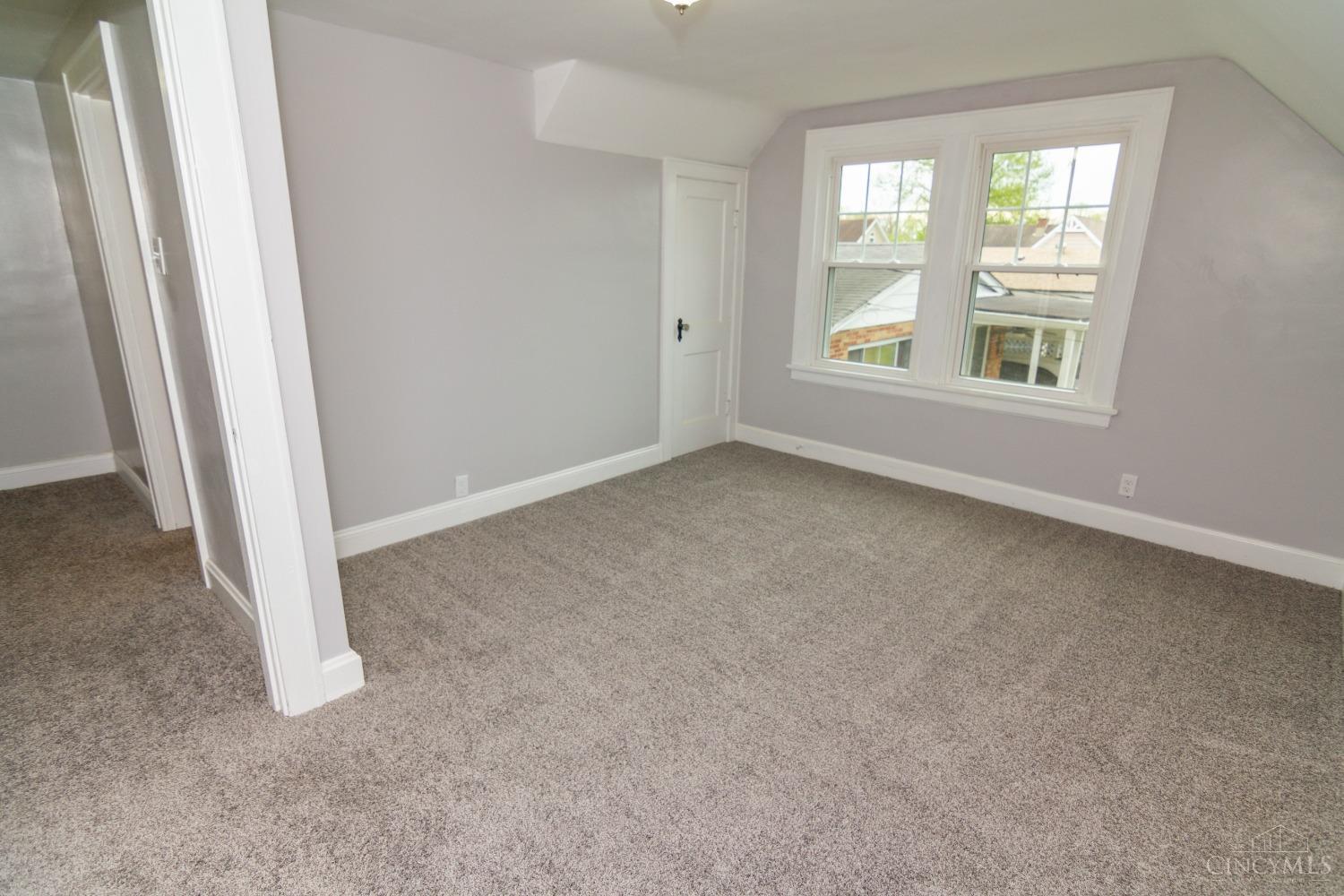 3716 Lonsdale Street