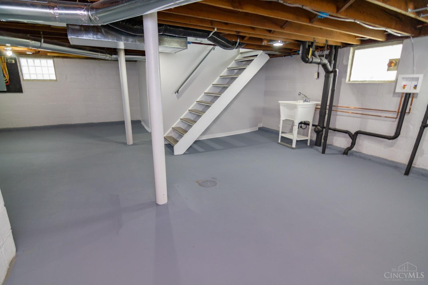 3716 Lonsdale Street