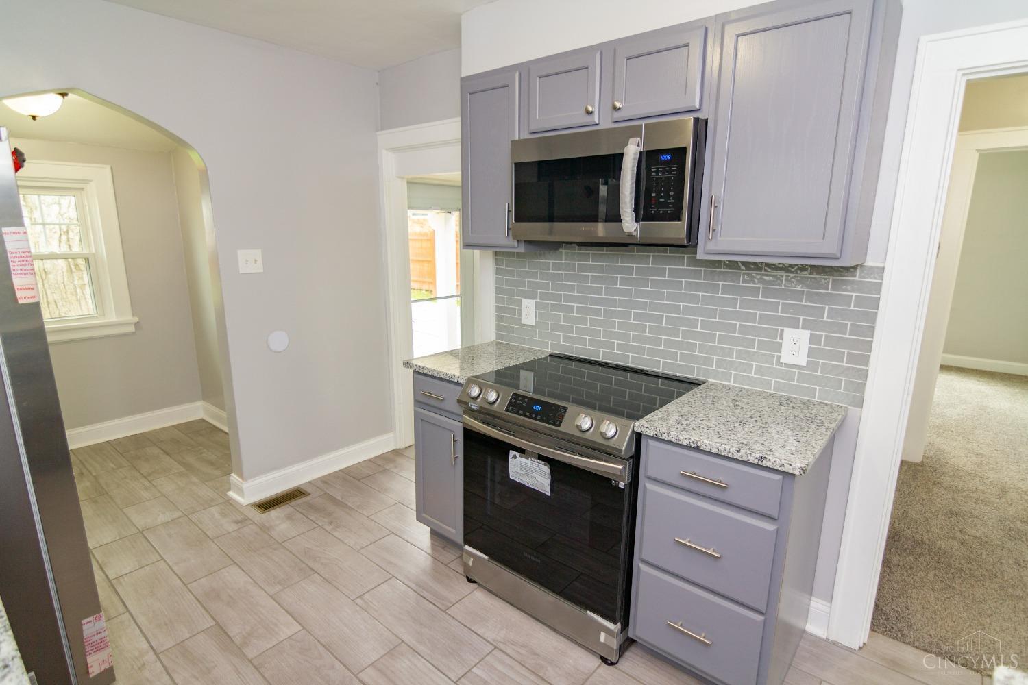 3716 Lonsdale Street