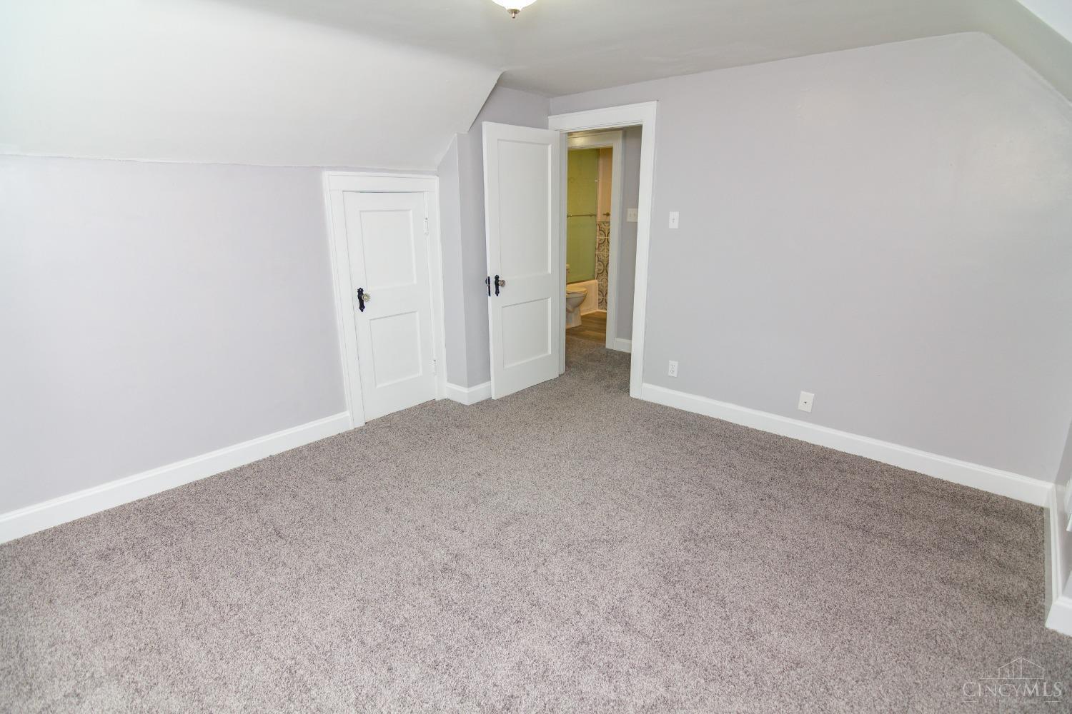 3716 Lonsdale Street