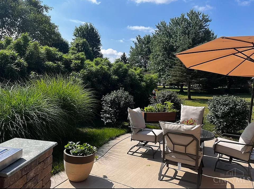 6101 Blueberry Drive