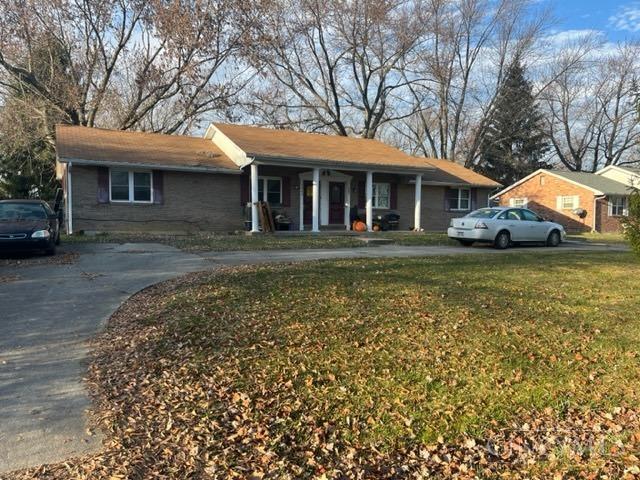 7640 Rosewood Dr, Blanchester, OH 45107