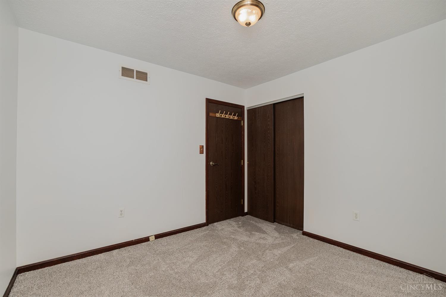 7421 Lake Park Dr