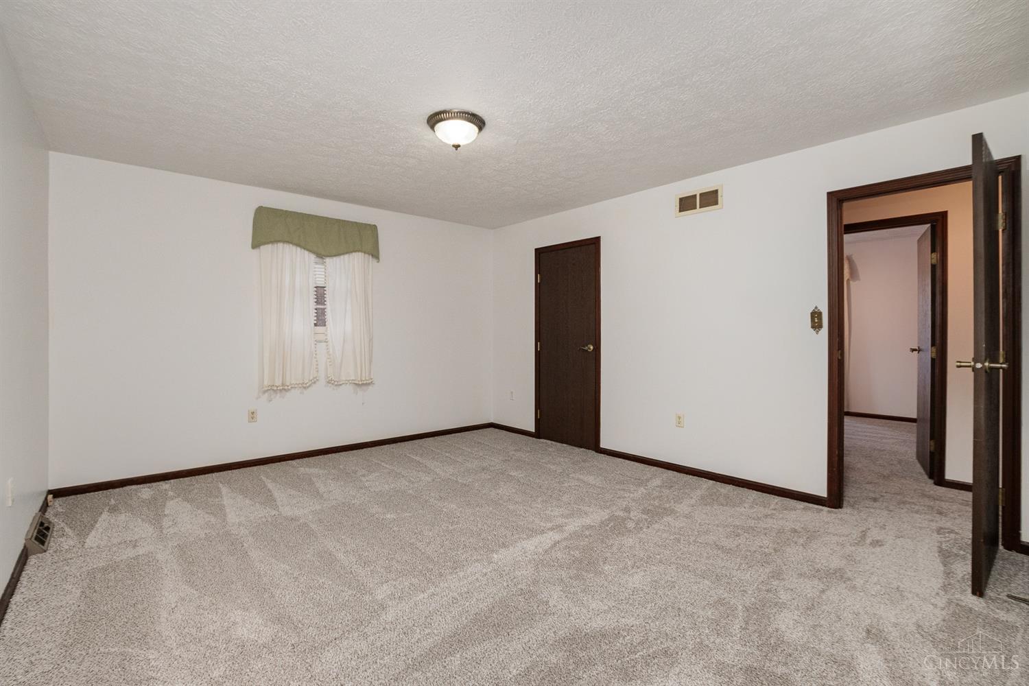 7421 Lake Park Dr