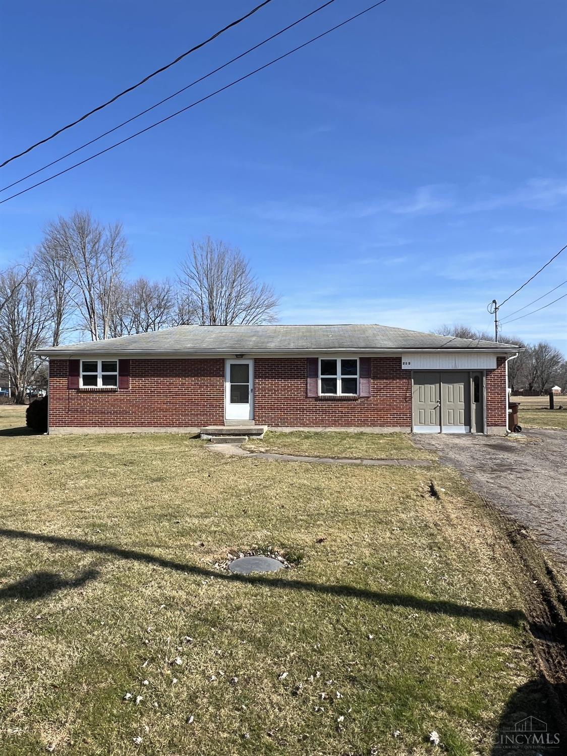 215 Holly Ln, Tate Twp, OH 45106