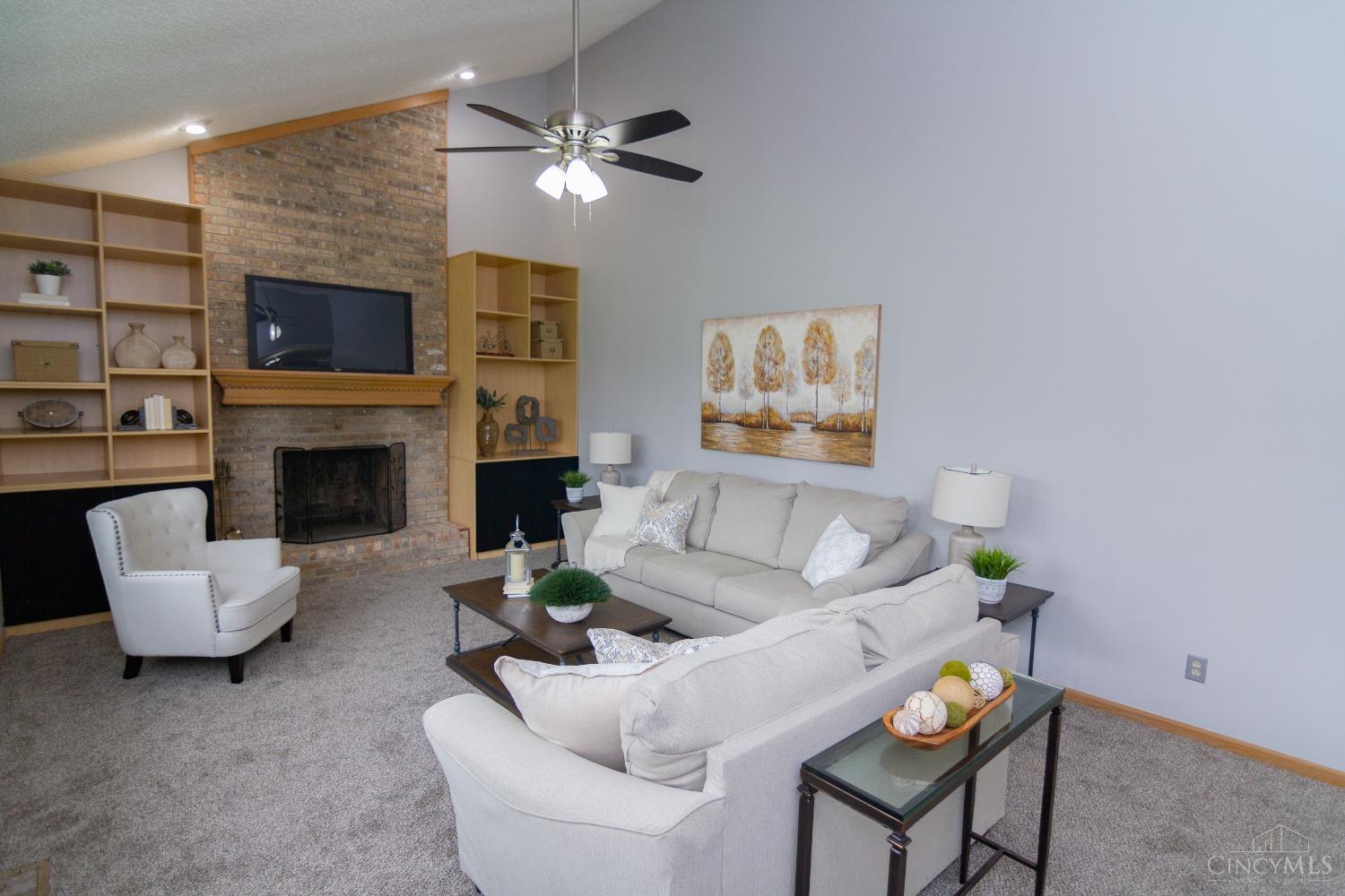 6233 Hillsdale Lane