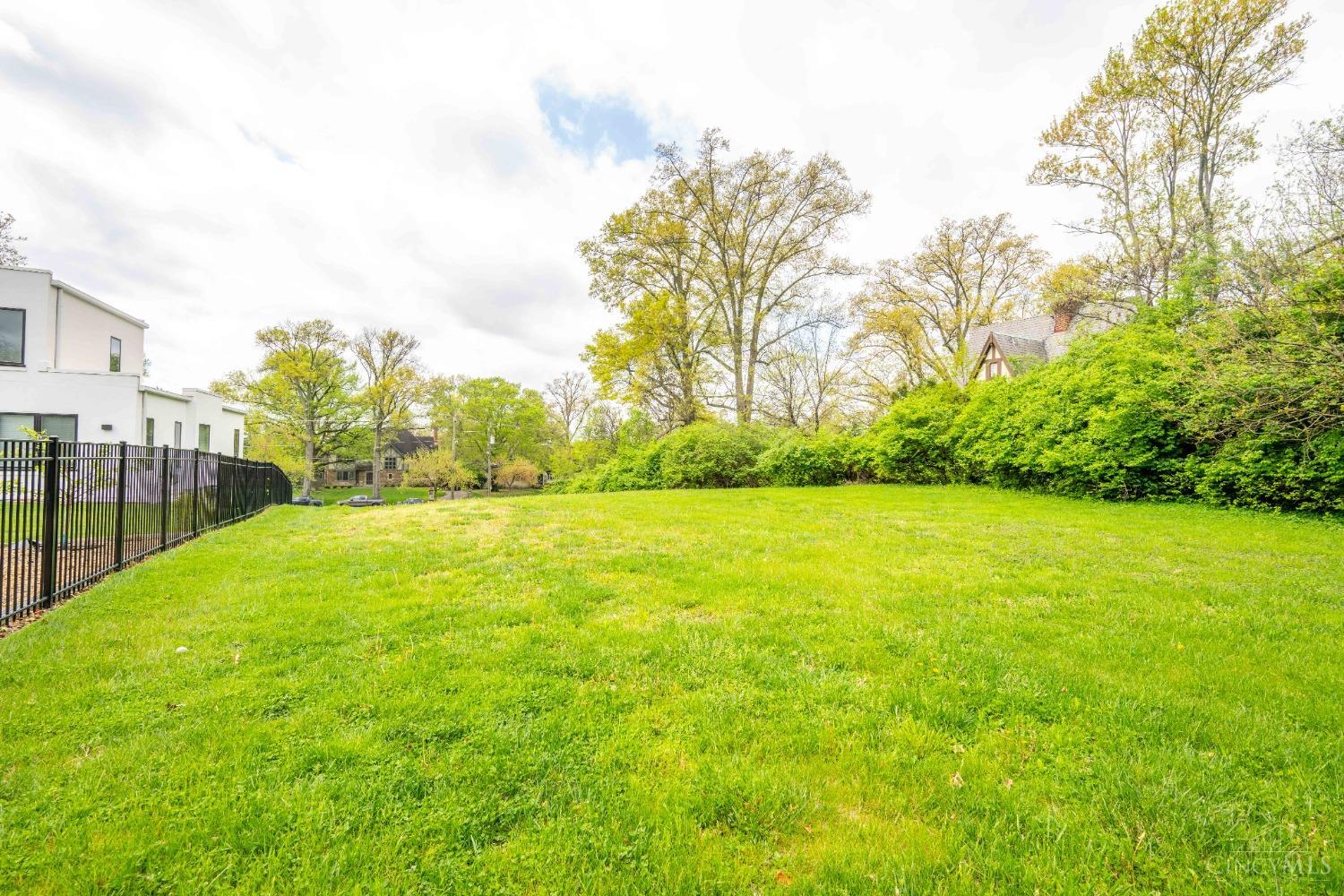 Homes for sale in Cincinnati, OH | 3008 Erie Ave, Cincinnati, OH 45208 | MLS# 1806916